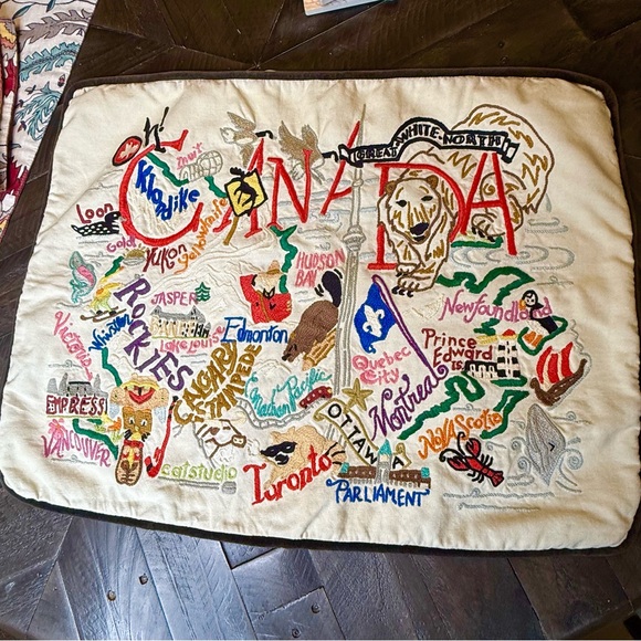 Catstudio CANADA - 2008 - Hand Embroidered Multicolor Pillow Case